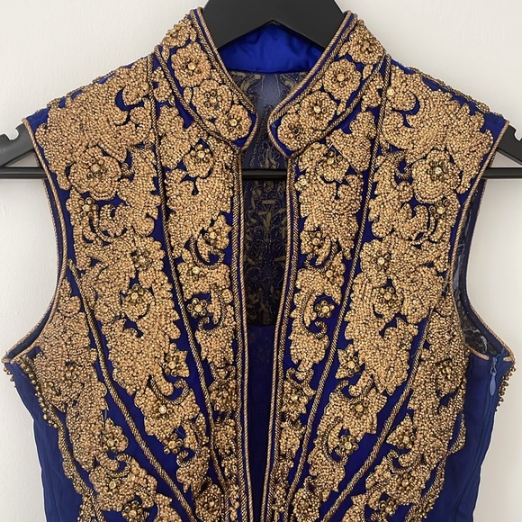 NWOT Stunning Indian Gown (XS) w/ Earrings & Bracelet Set - Picture 3 of 8